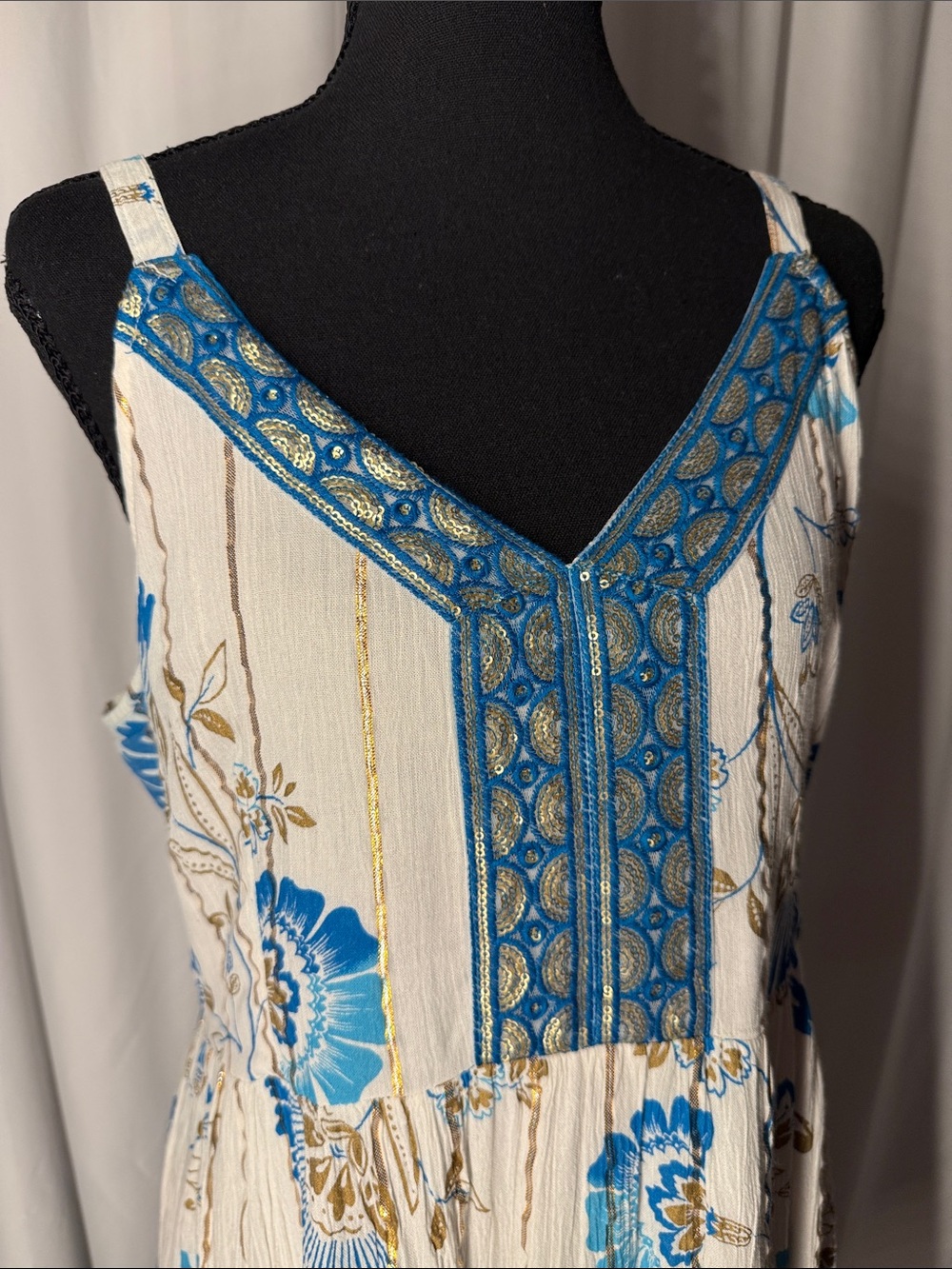Blue & White Floral Midi Dress with Embroidered V-Neck - Picture 2 of 7